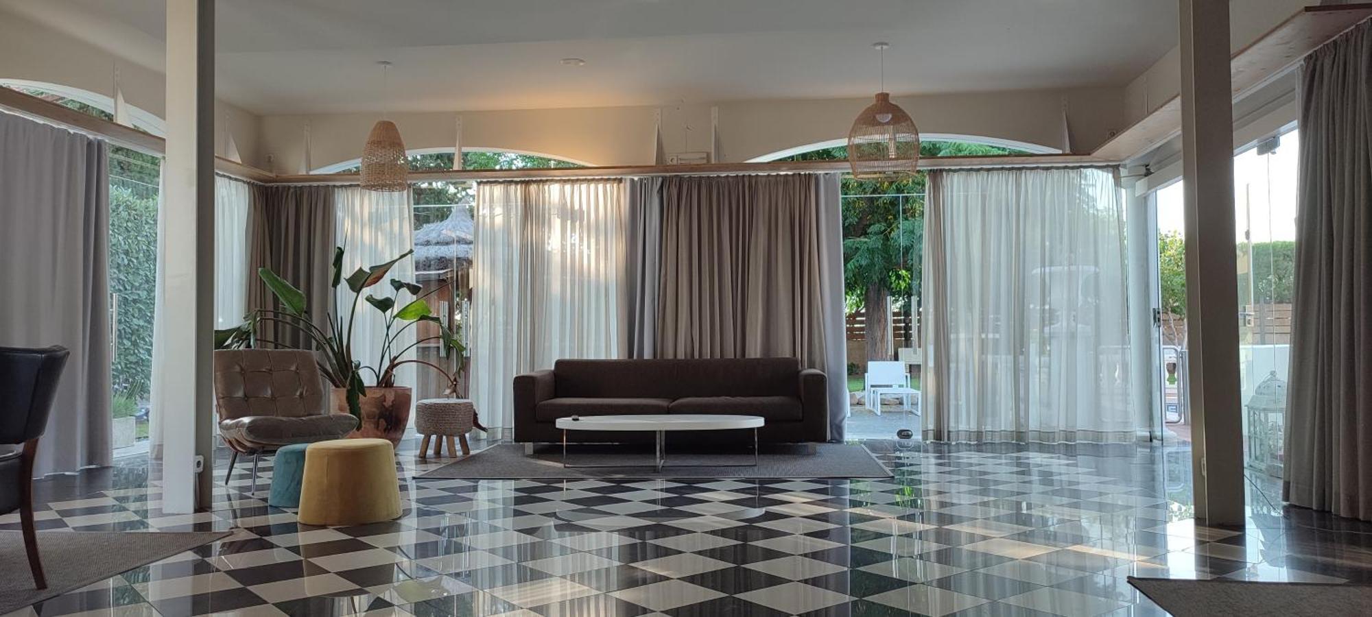 Hotel & Restaurant Figueres Parc Los Hostalets de Llers Zewnętrze zdjęcie