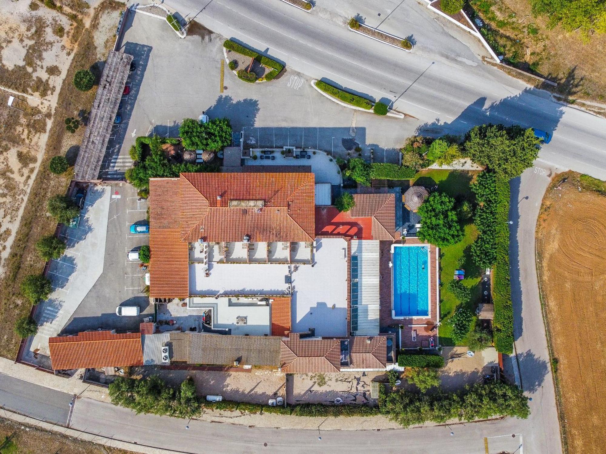 Hotel & Restaurant Figueres Parc Los Hostalets de Llers Zewnętrze zdjęcie