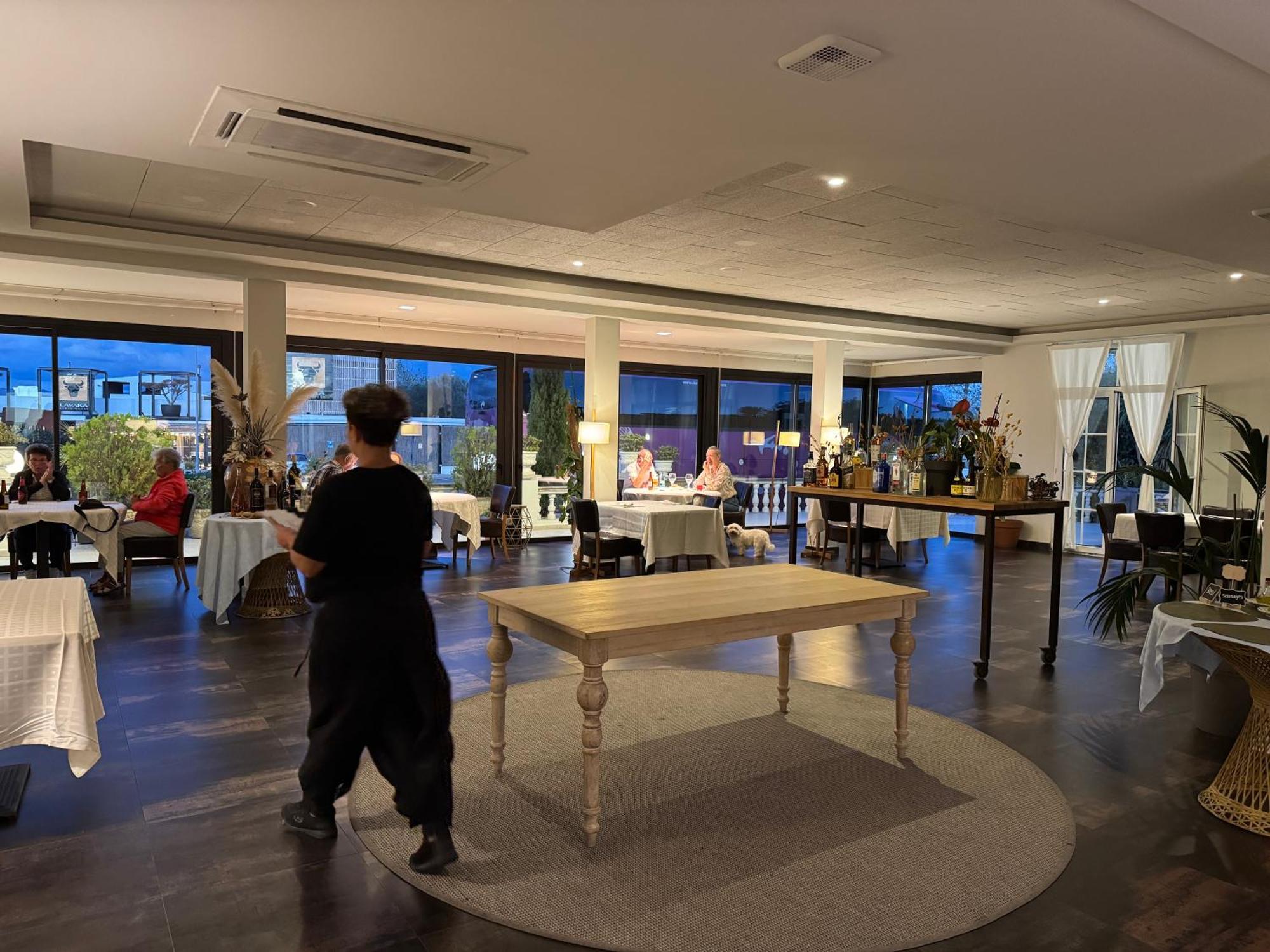 Hotel & Restaurant Figueres Parc Los Hostalets de Llers Zewnętrze zdjęcie
