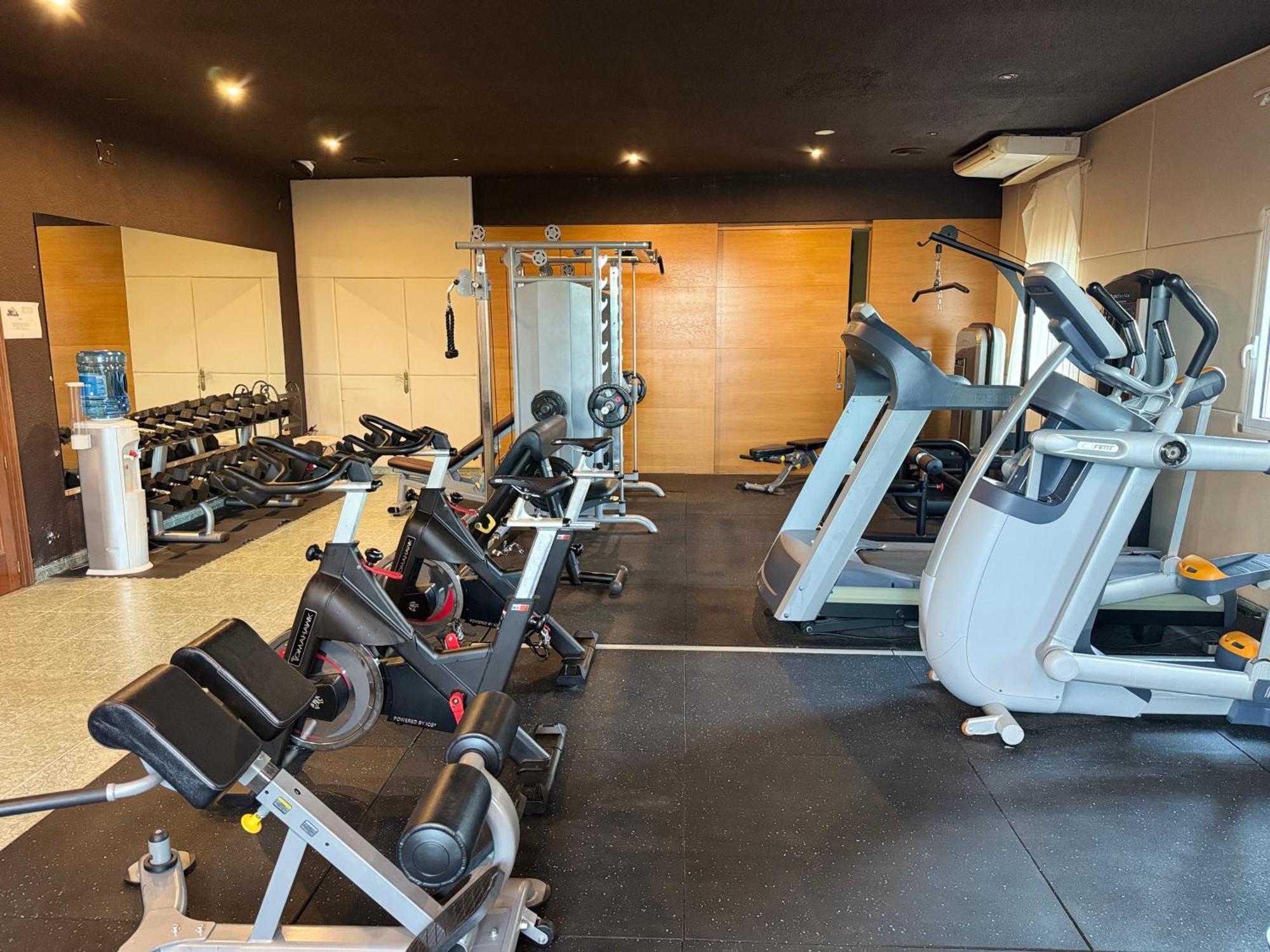 Hotel & Restaurant Figueres Parc Los Hostalets de Llers Zewnętrze zdjęcie