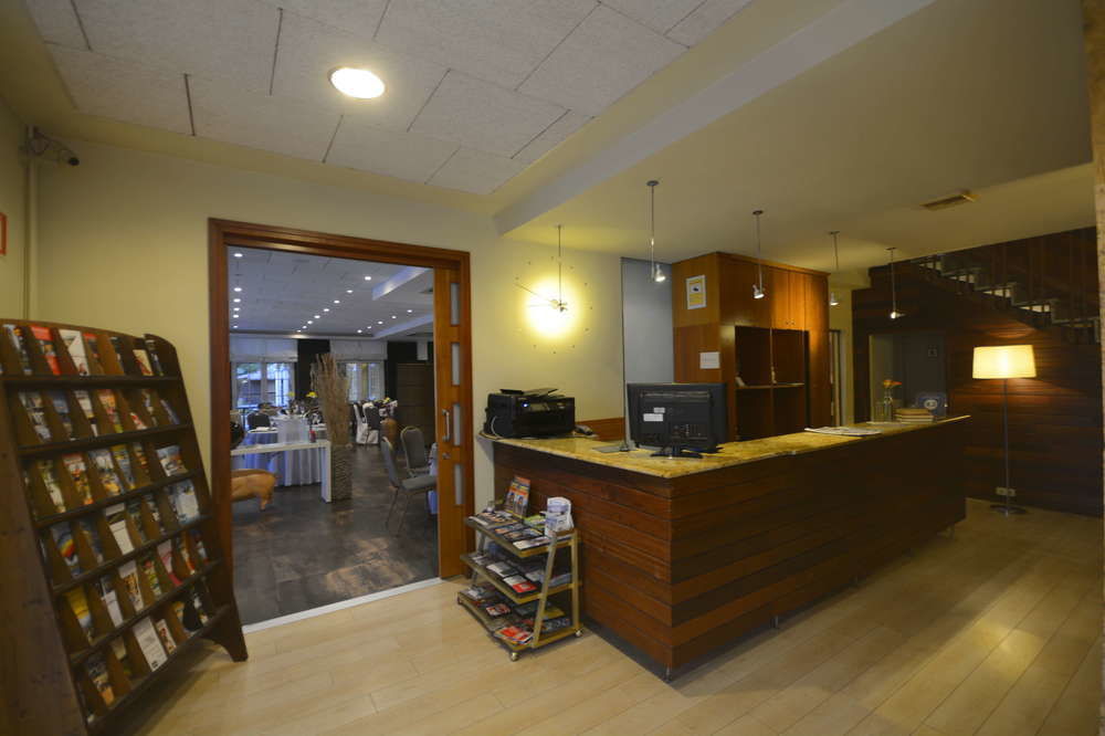 Hotel & Restaurant Figueres Parc Los Hostalets de Llers Zewnętrze zdjęcie