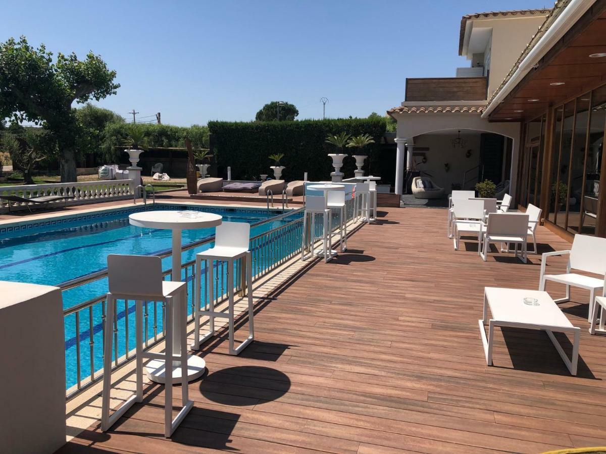 Hotel & Restaurant Figueres Parc Los Hostalets de Llers Zewnętrze zdjęcie
